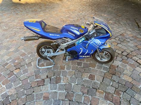 minimoto imitazione valentino rossi